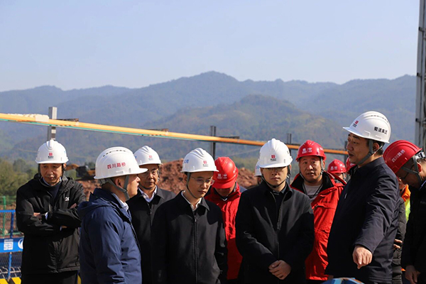 蜀道集团支部共建走进大竹垫江高速项目