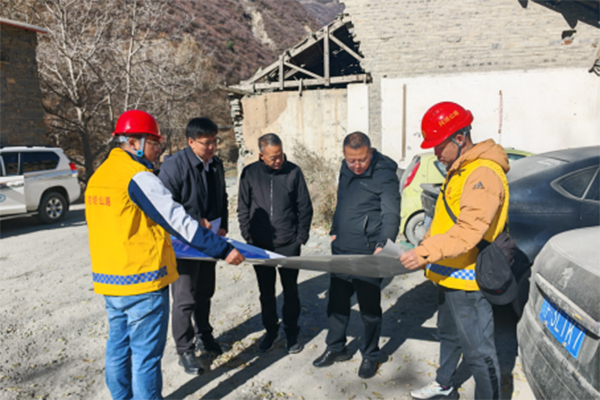 四川省交通运输厅党组成员、副厅长王茂奎率队赴国道317线开展调研工作