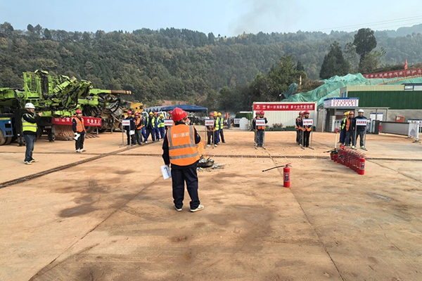 德阳绕城南高速 LJ2 标段消防演练筑牢施工安全防线