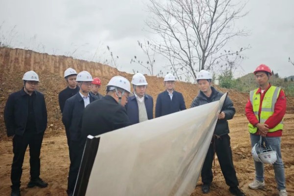 川交公司党委书记、董事长杜江林赴项目检查指导