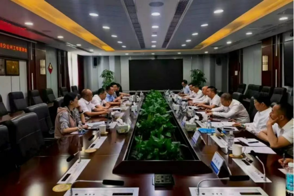 川交公司与新疆交投养护集团举行工作座谈
