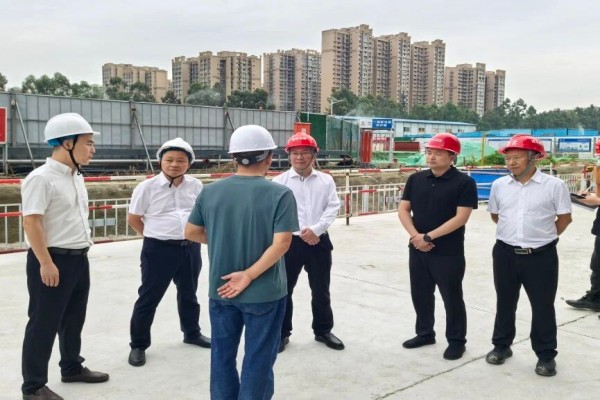 德阳市住建局局长苟建汶一行赴三星堆遗址区棚户区改造项目开展节前安全生产督导检查